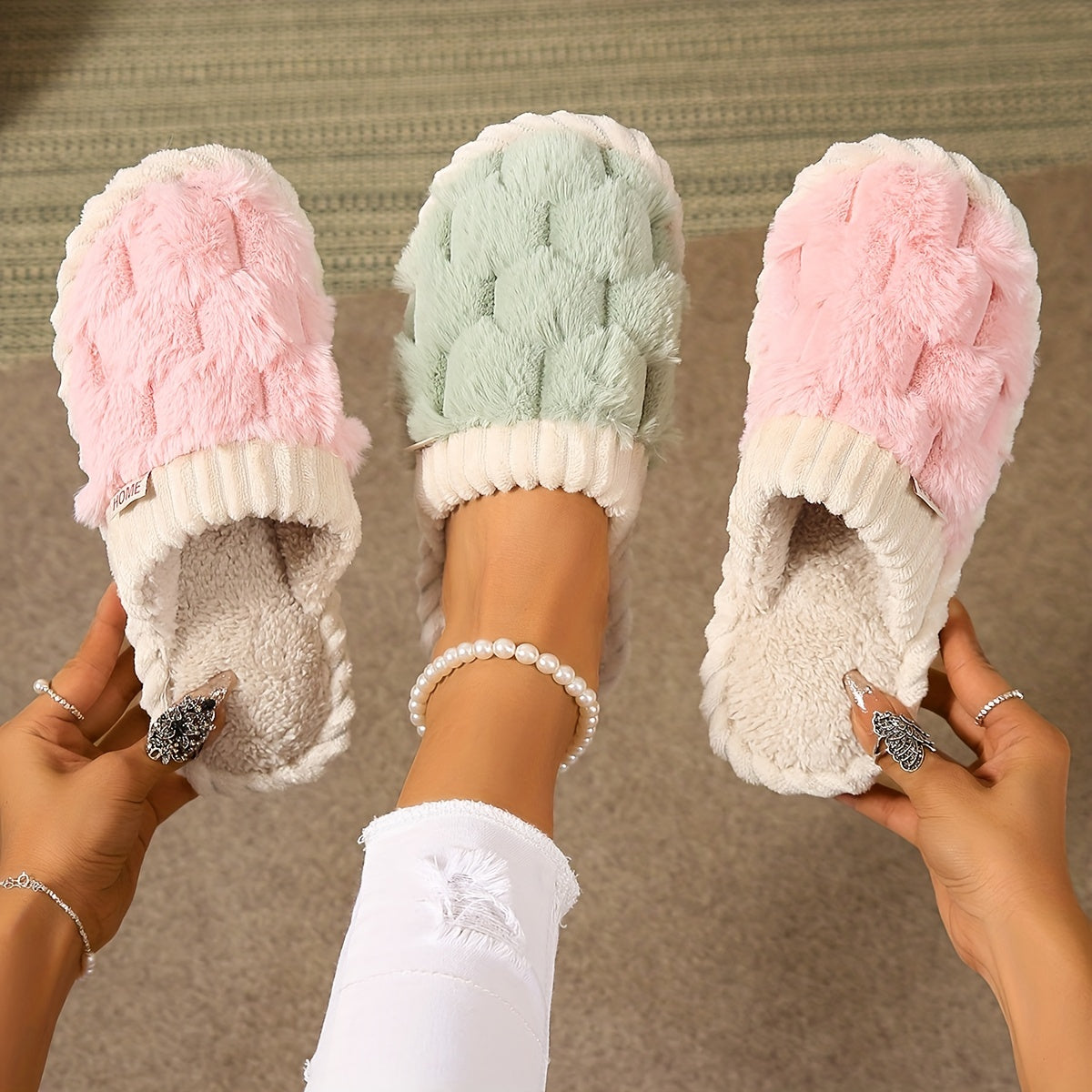 Femmes - Chaussons doux - Peluche - Douillets et confortables pour un bien-être à la maison
