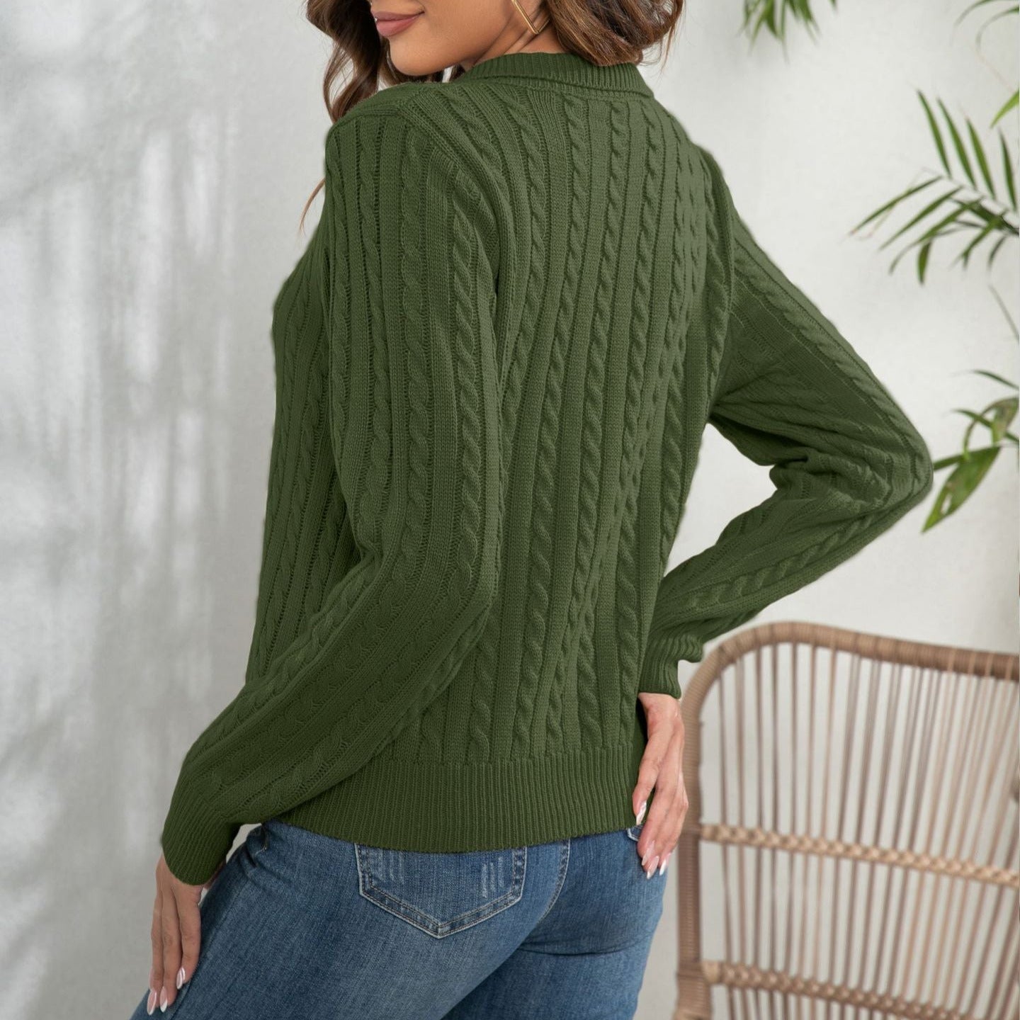 Femmes - Pull à col en V - Modèle en maille torsadée