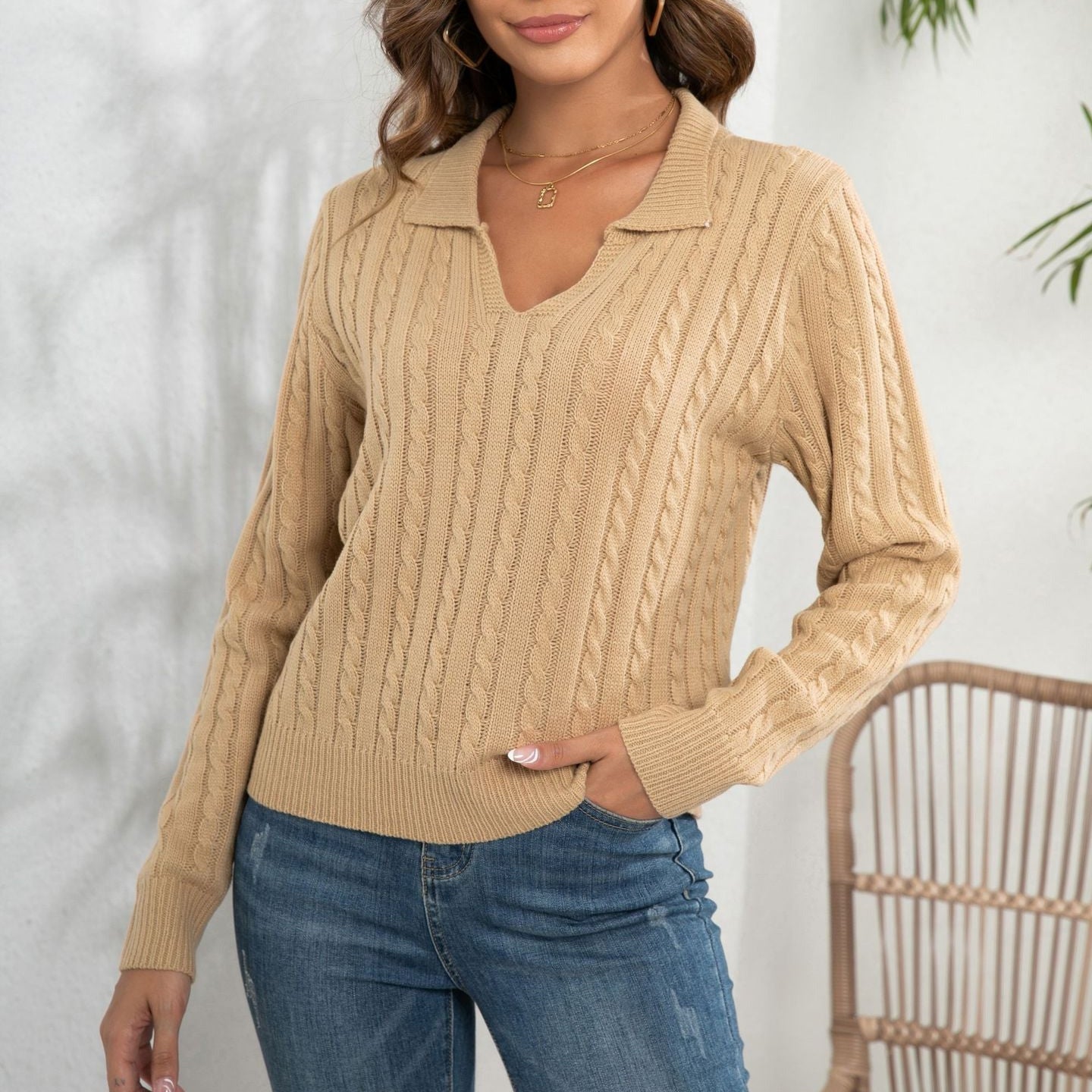 Femmes - Pull à col en V - Modèle en maille torsadée