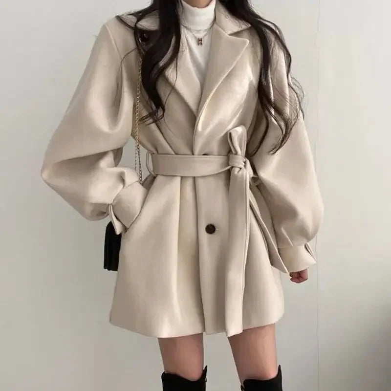 Femmes - Trench Élégant avec Ceinture - Design classique - Style Chic et Confortable - Vêtement Indispensable